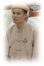 ၁၉၉၅ ခုနှစ်တွင် ကချင်ပြည်နယ်၊ မိုးမောက်မြို့နယ် နောင်ကွမ်ကျေးရွာအုပ်စုရှိ ကွင်းအမှတ် (၁၄၀)ဧရိယာတွင် အမှတ်(၄၃၈) ခြေလျင်တပ်ရင်းက မြေလွတ်၊ မြေလပ်၊ မြေရိုင်းဆို၍ သိမ်းဆည်းခဲ့ရာတွင် နောင်မွန်ကျေး ရွာနေ တောင်သူ ၁၂ ဦး၏ လယ်ဧက ၆၇ ဧကခန့် သိမ်းဆည်းခံခဲ့ရပါကြောင်း၊ အဆိုပါမြေများသည် ယခင်ဘိုးဘွားလက်ထက်ကတည်းက လုပ်ကိုင်ခဲ့သည့် သက်သေခံလယ်မြေ ပြေစာများရှိပါကြောင်း၊ ၎င်းမြေ များအား မိုးမောက်မြို့နယ် မြေစာရင်း ဌာနမှတာဝန်ရှိစစ်ဆေးတွေ့ရှိချက် အရ ယခုအမှတ် (၃၇၀) အမြှောက်တပ်ရင်းသည် သိမ်းဆည်း ထားသော လယ်ဧရိယာသည် ၆၁၇ ဧကရှိသည့်အတွက် အခြားတပ်ရင်းများထက် ပိုမိုသိမ်းဆည်းထားသည်ကို တွေ့ရှိရပြီး နောင်မွန် ကျေးရွာအုပ်စု လူနေအိမ်များနှင့် ပေ ၅၀ ခန့်သာအကွာသာရှိပါကြောင်း။  သို့ဖြစ်ပါ၍  ယခုအမှတ်(၃၇၀)အမြှောက်တပ်ရင်းမှ သိမ်းယူထားသော ပိုလျှံလယ်မြေ မြေလွတ်၊ မြေလပ်၊ မြေရိုင်း များအား သက်ဆိုင်သည့် နောင်ကွမ်ကျေးရွာမှ တောင်သူလယ်သမားများ အား ပြန်လည် လွှဲအပ်ပေးရန် အစီအစဉ်ရှိ/မရှိ သိရှိလိုပါကြောင်း မေးမြန်းပါသည်။